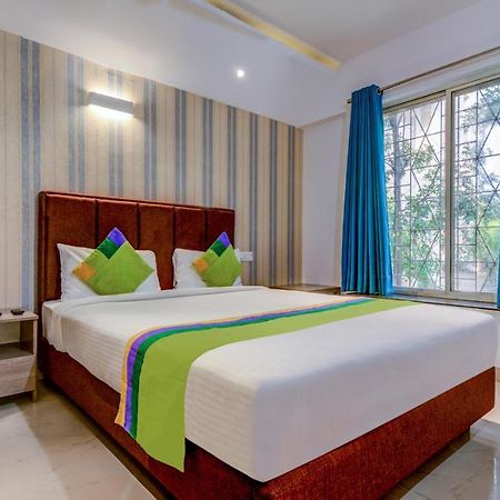 Treebo Iris Suites Pune Bagian luar foto