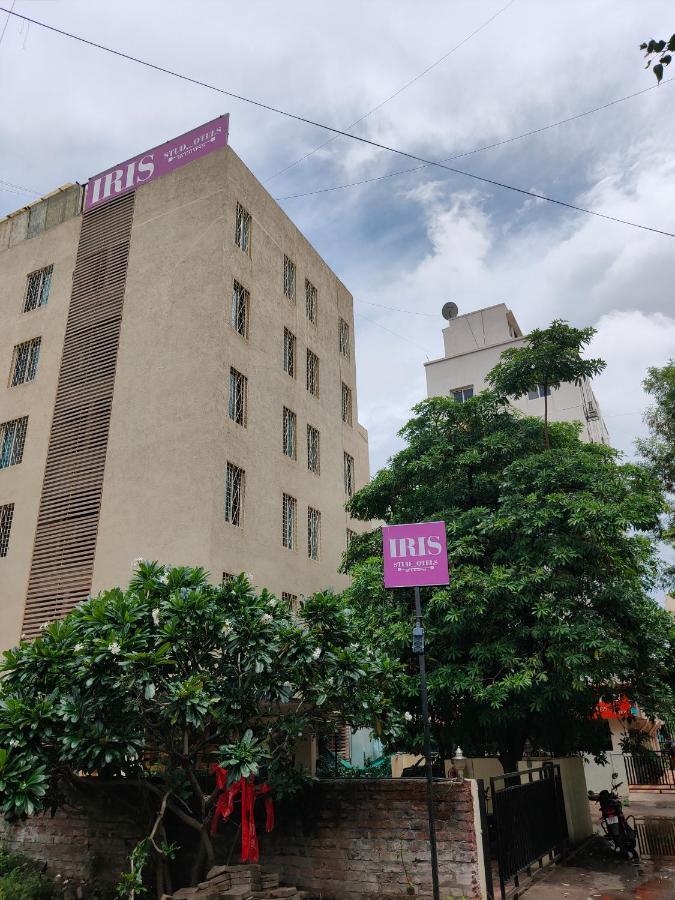 Treebo Iris Suites Pune Bagian luar foto
