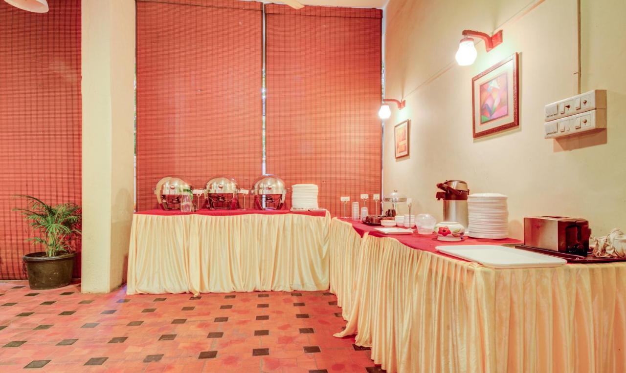 Treebo Iris Suites Pune Bagian luar foto