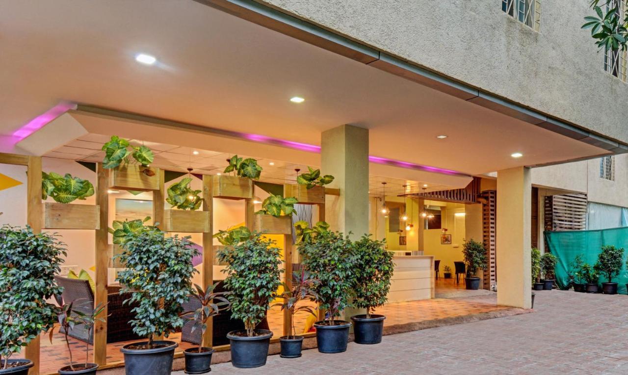 Treebo Iris Suites Pune Bagian luar foto